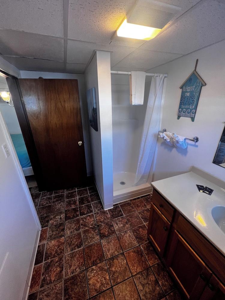 Green Dolphin Motel photo 62