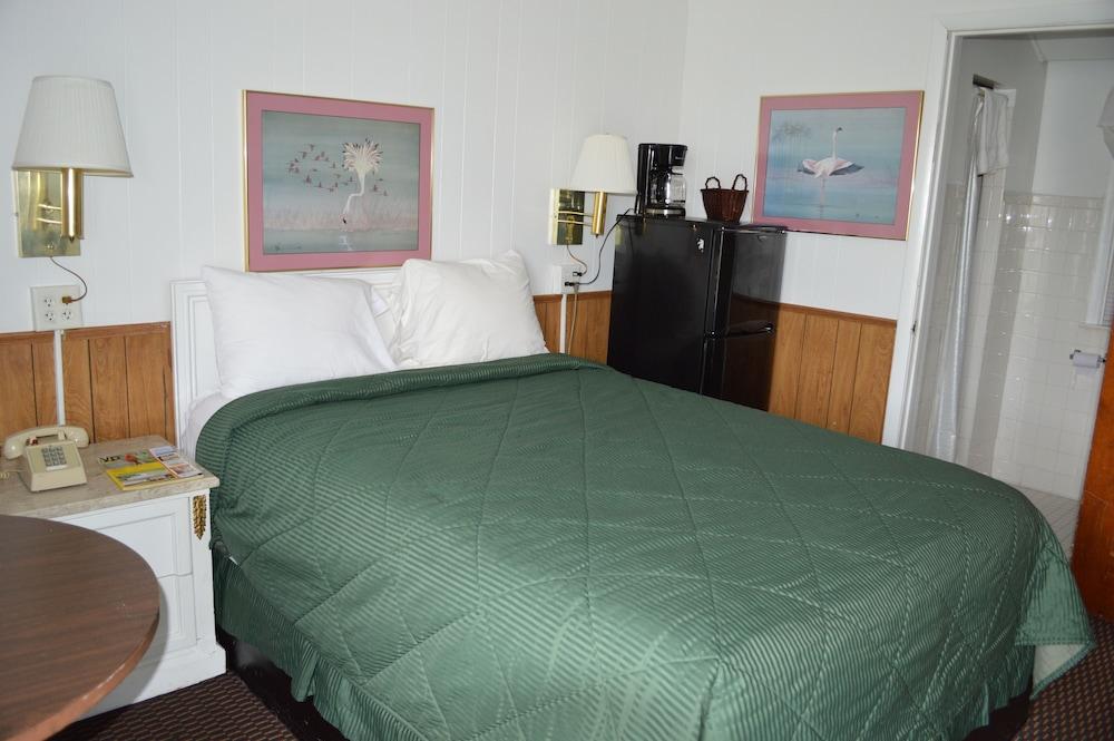 Great Lakes Motel photo 2