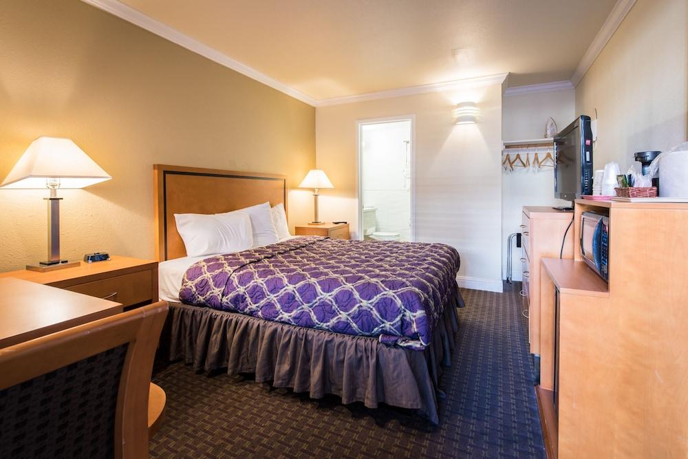 SOMA Park Inn – Civic Center photo 3
