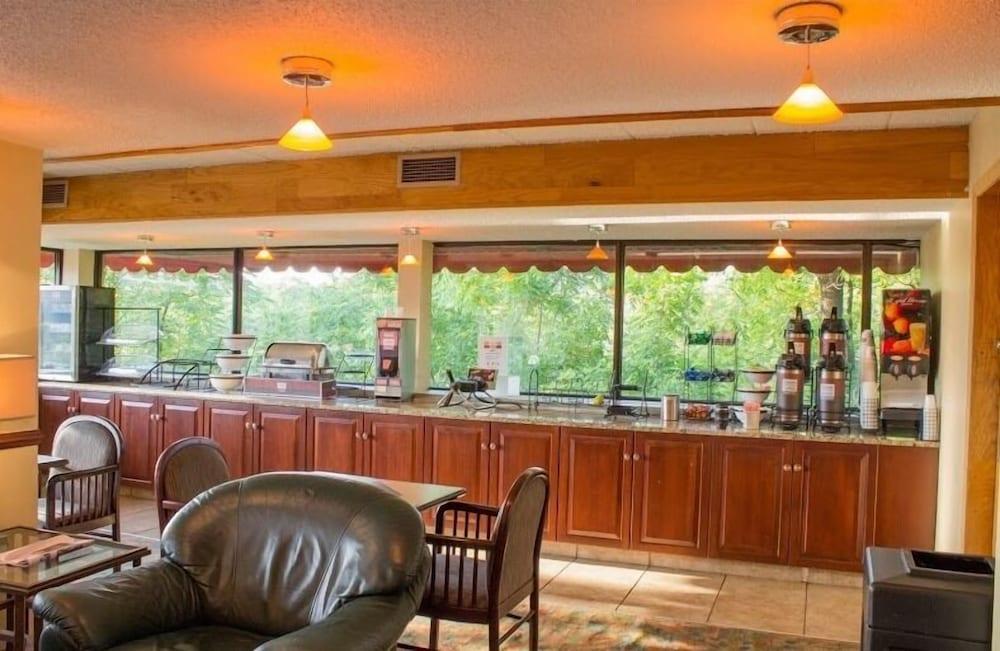 The View Inn & Suites photo 26