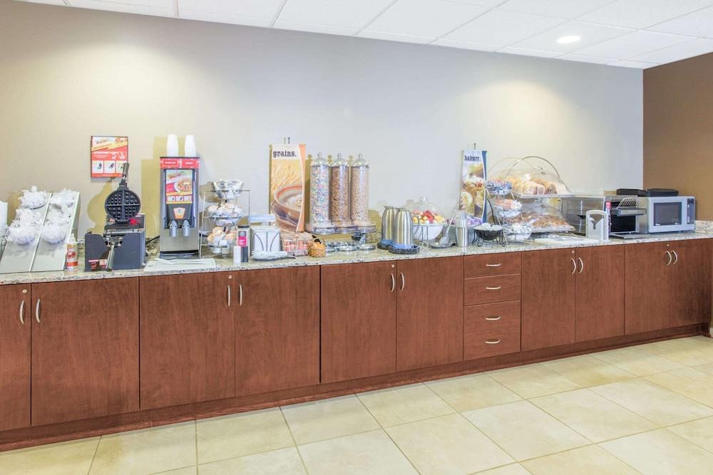 Microtel Inn & Suites by Wyndham Mansfield photo 8