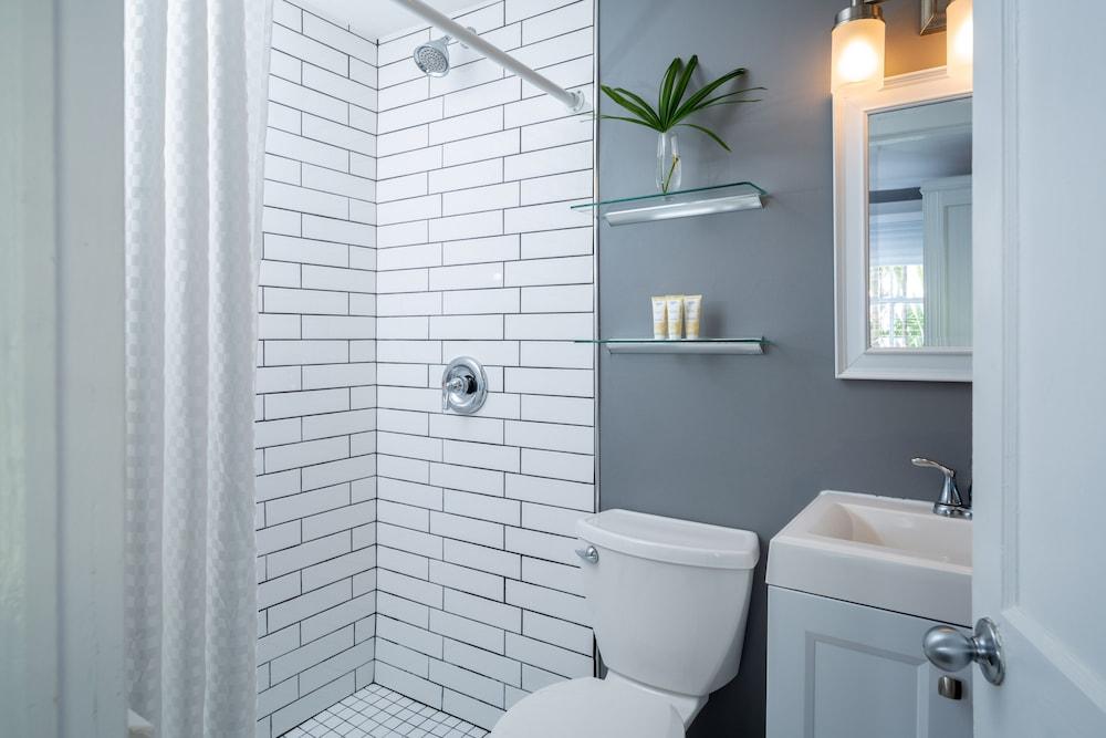 Alexanders Guesthouse - Adult Exclusive, LGBTQ Friendly photo 26
