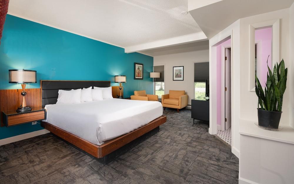 The Sapphire Motel photo 22