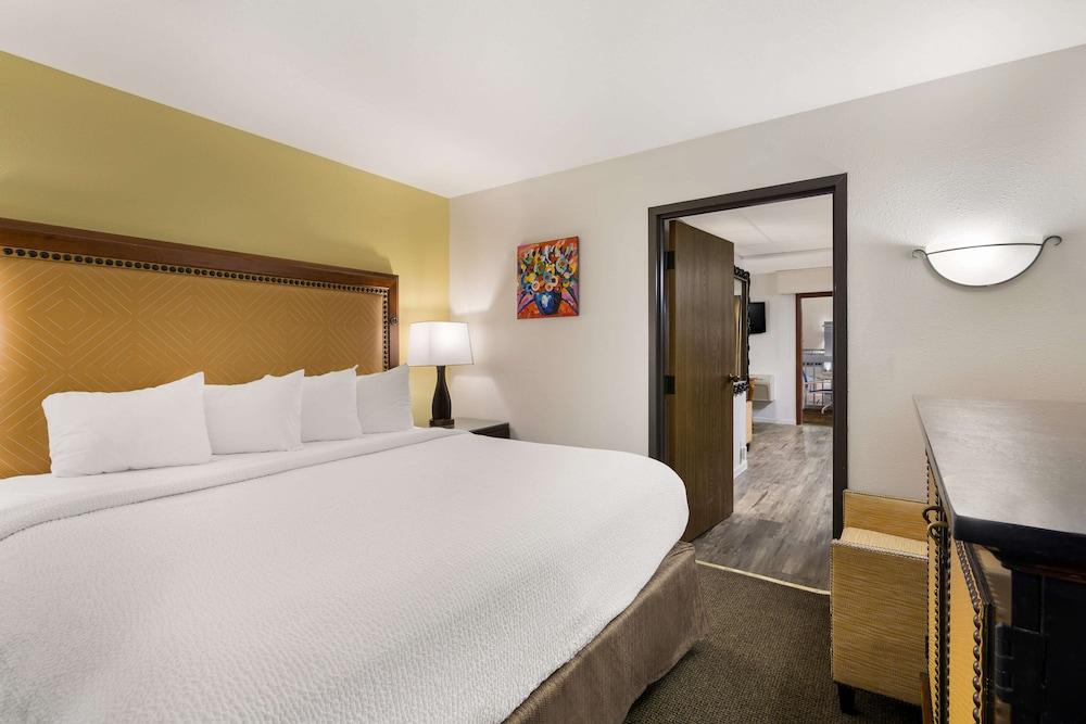 Revel Hotel Minot, SureStay Collection by Best Western photo 6