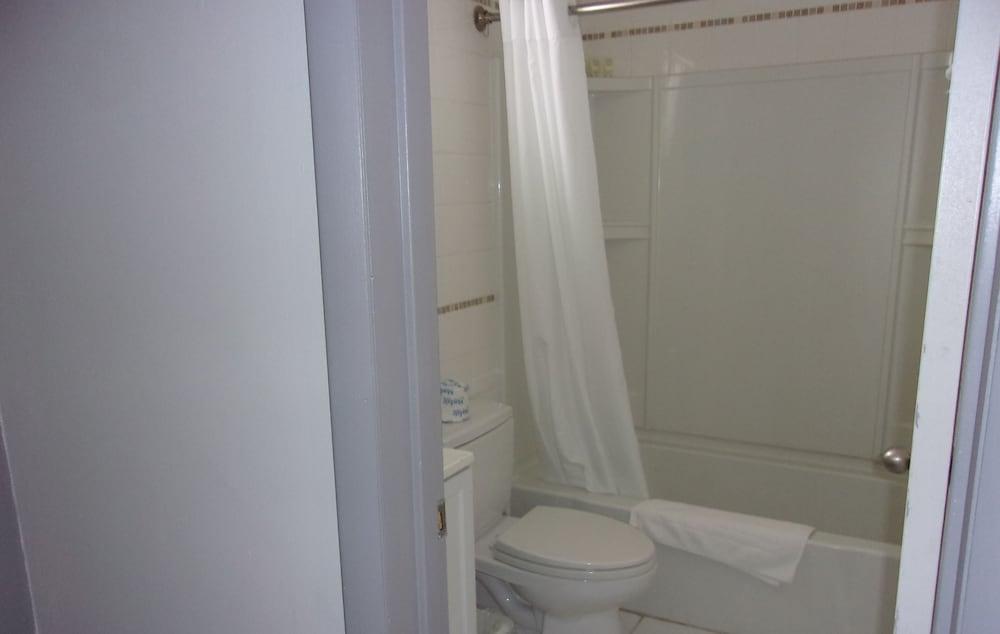 Capri Motel photo 48