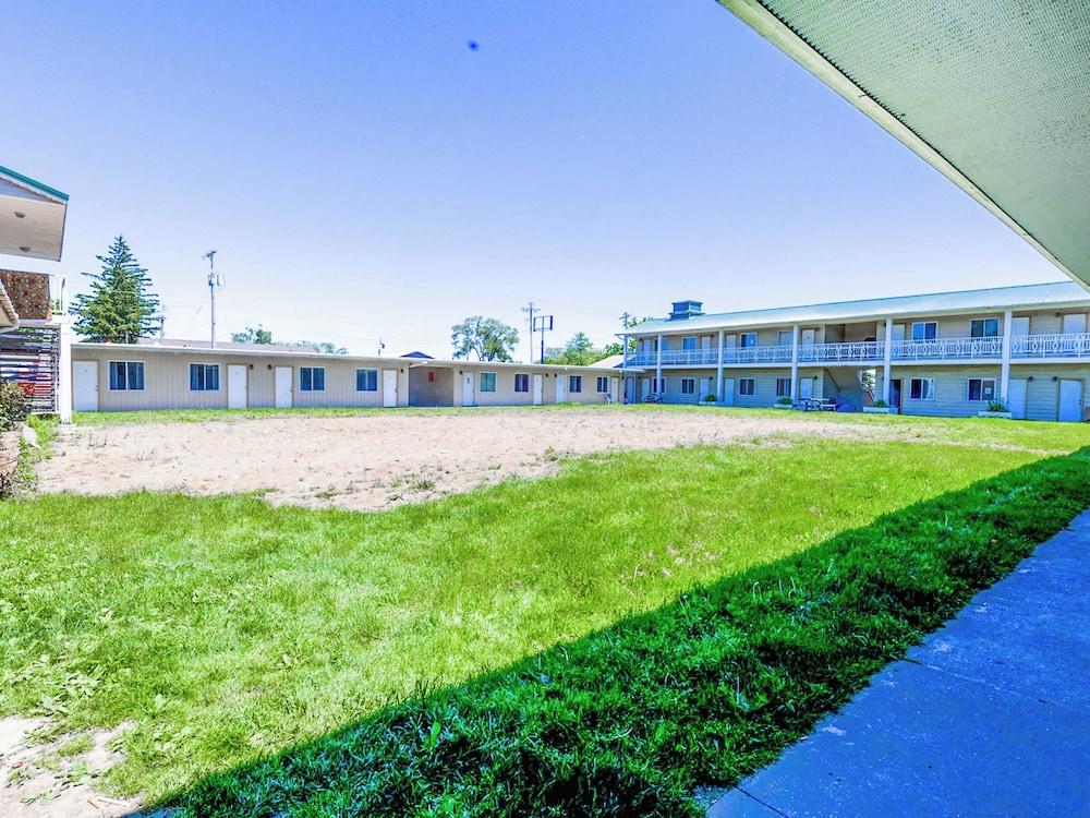 Country Hearth Inn & Suites By OYO Sturgis photo 30