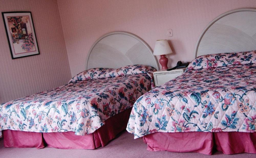 Meadow Court Inn photo 15