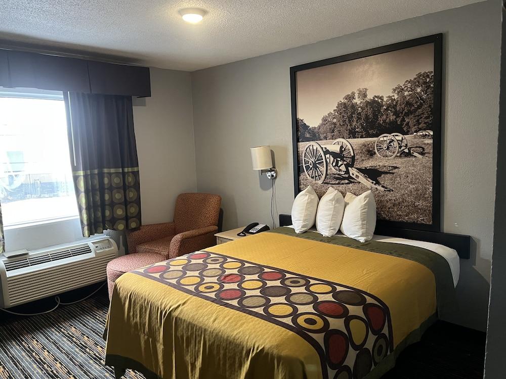 Super 8 by Wyndham Meridian photo 22