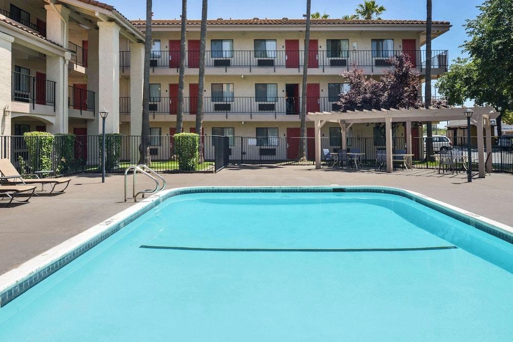 Rancho Cordova Inn photo 2
