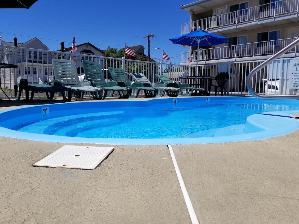Bay Breeze Motel photo 11