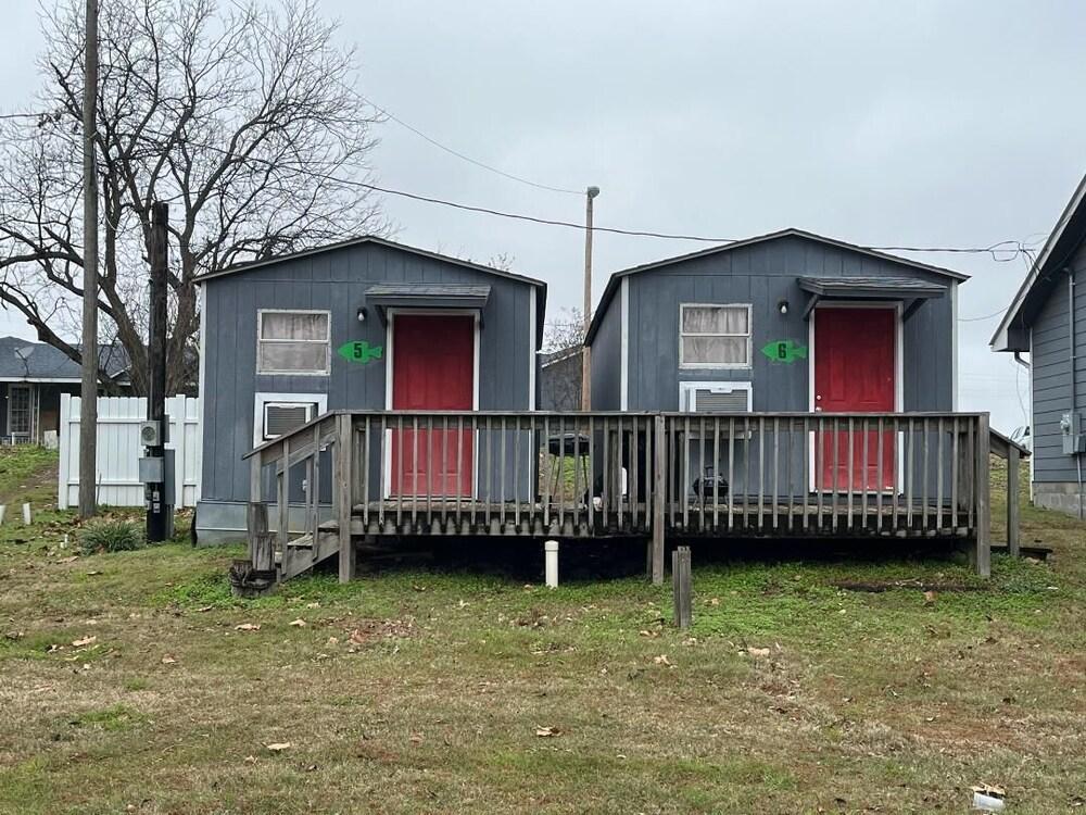 Roy's Cabins & Campgrounds photo 2