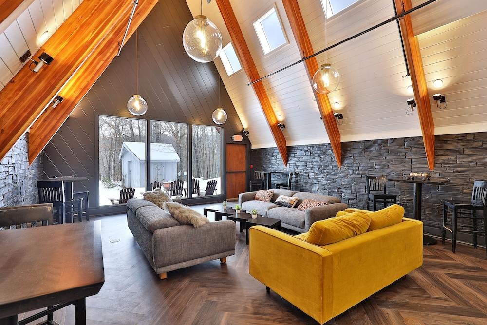 The Birch Ridge: Colonial Maple Room #1 - Queen Suite In Renovated Killington Lodge 1 Bedroom Home photo 7