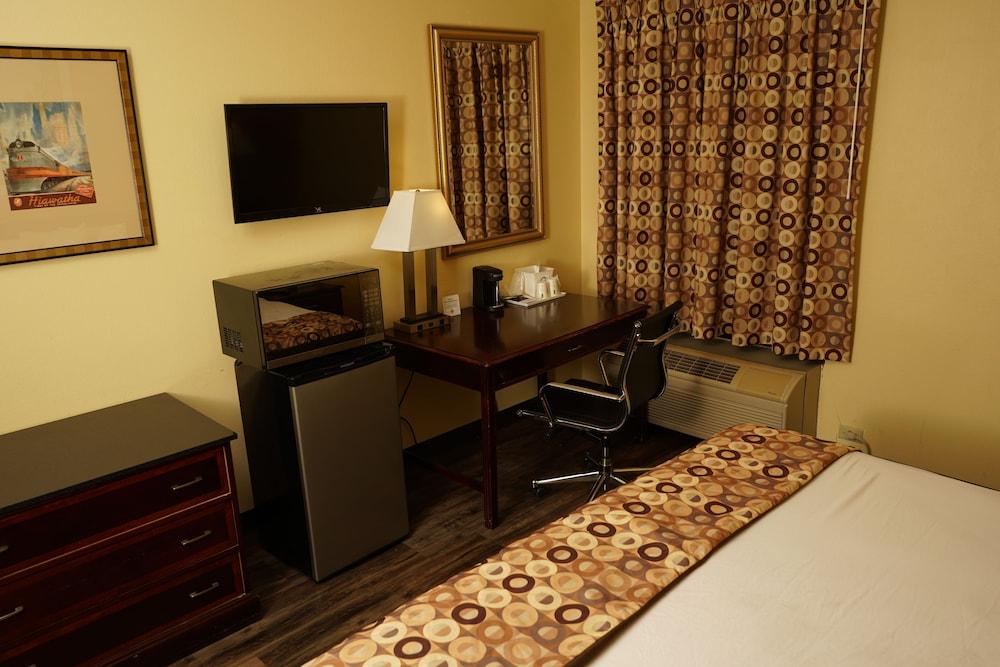Halsted Inn and Suites Harvey - Chicago Southland photo 19