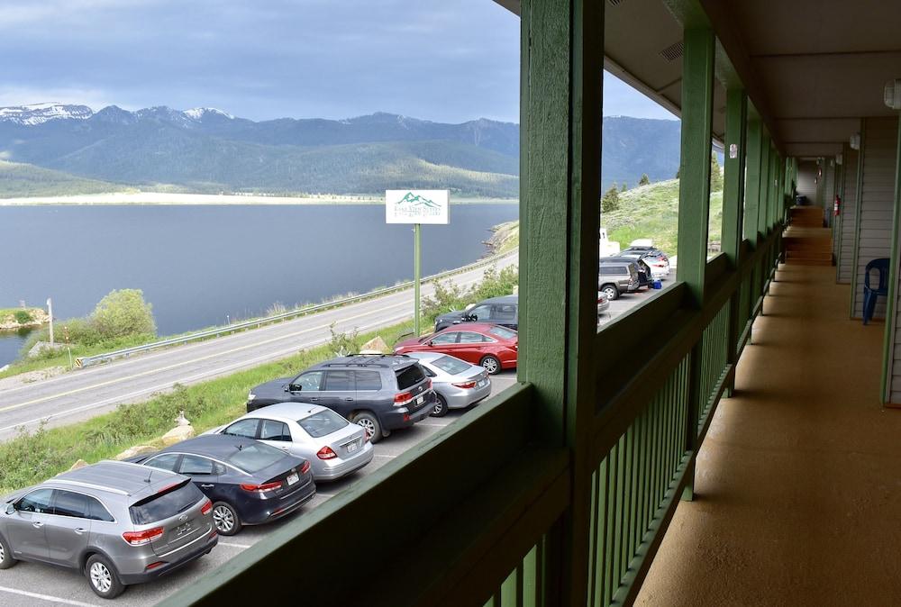 Lake View Suites photo 28