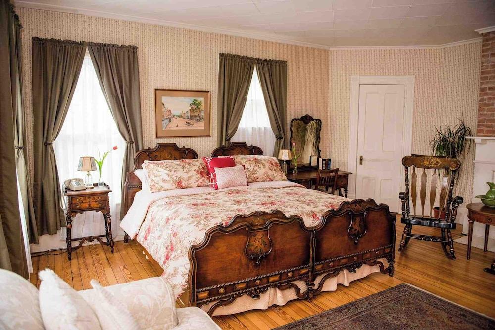 Springside Inn photo 4