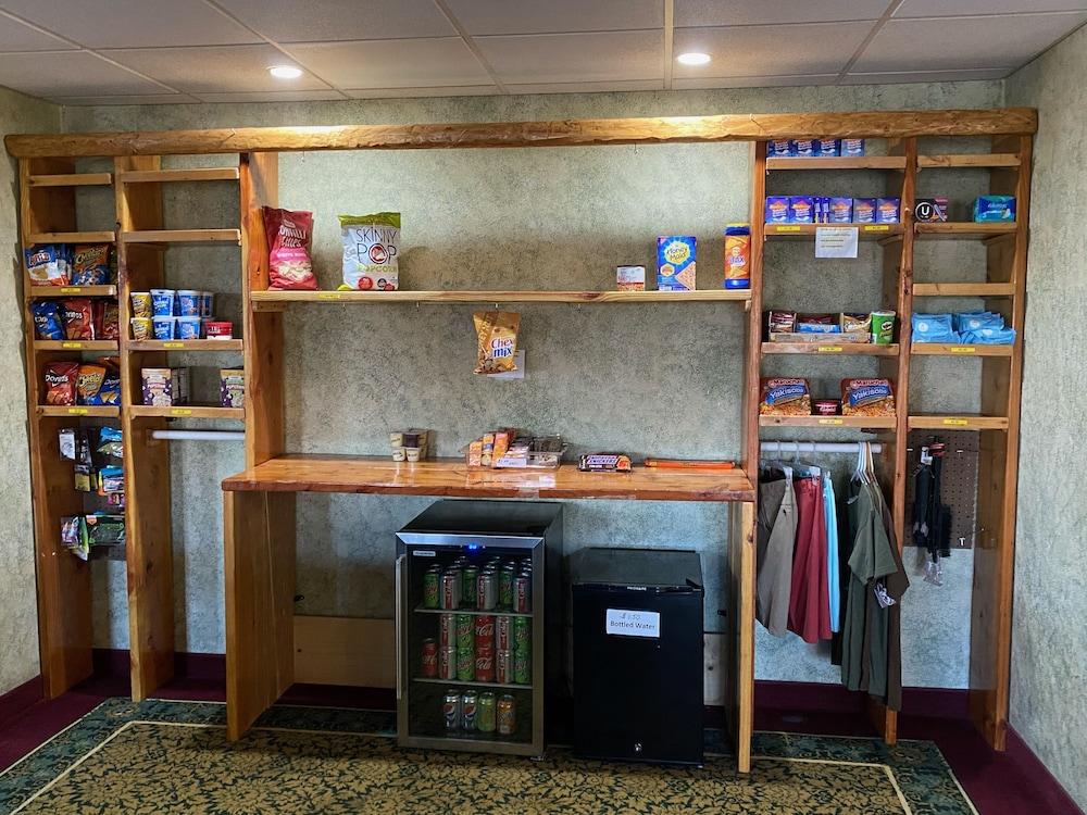 Hometown Inn photo 11