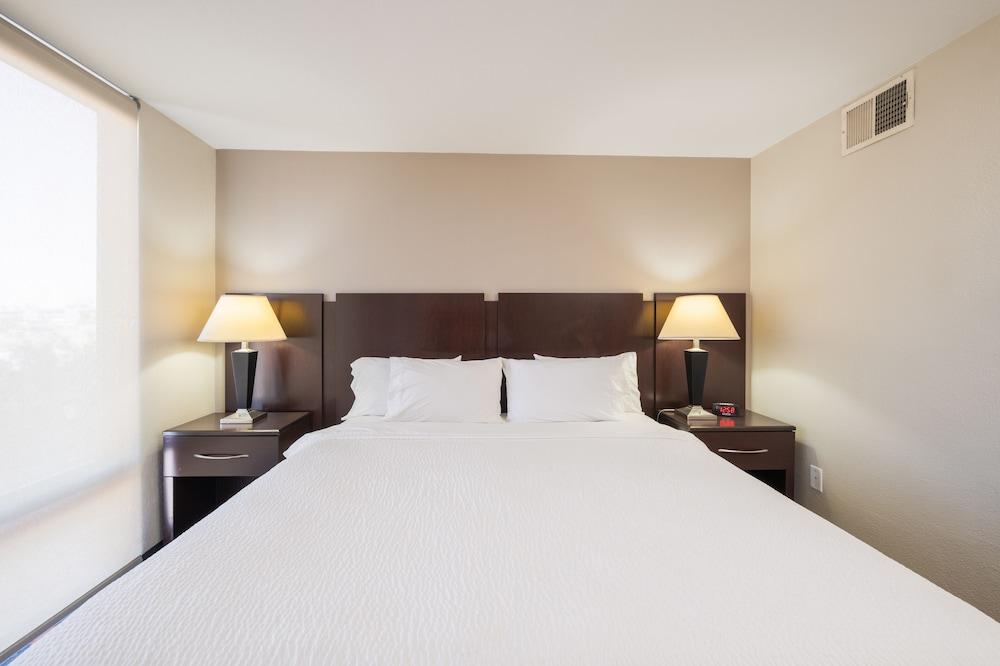South Country Suites photo 8