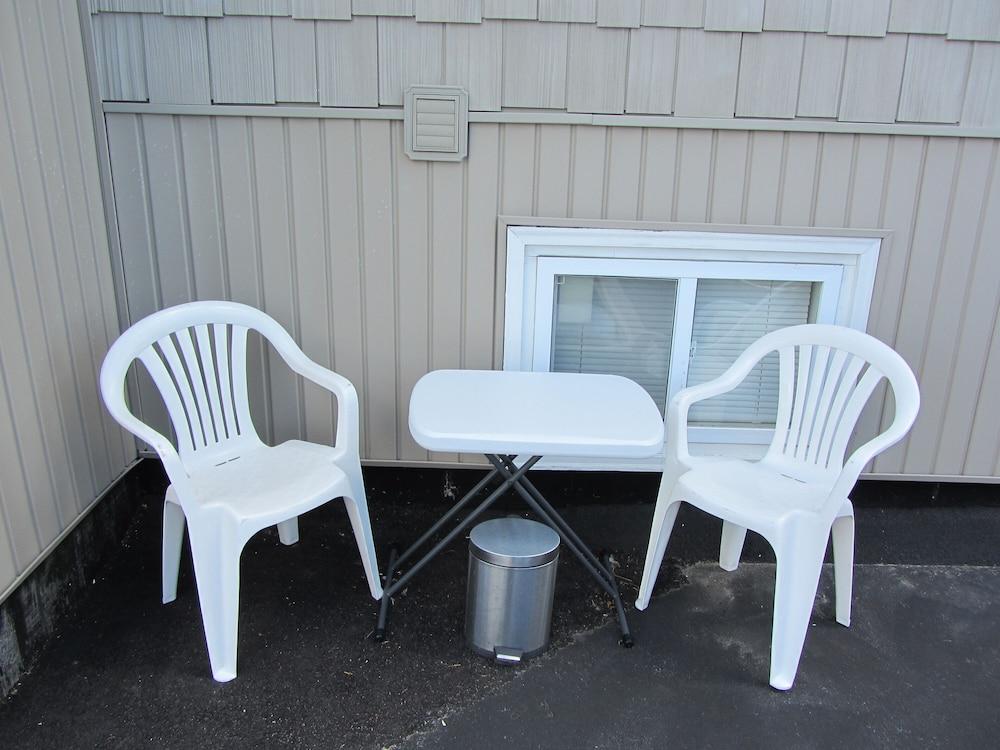 Green Dolphin Motel photo 57