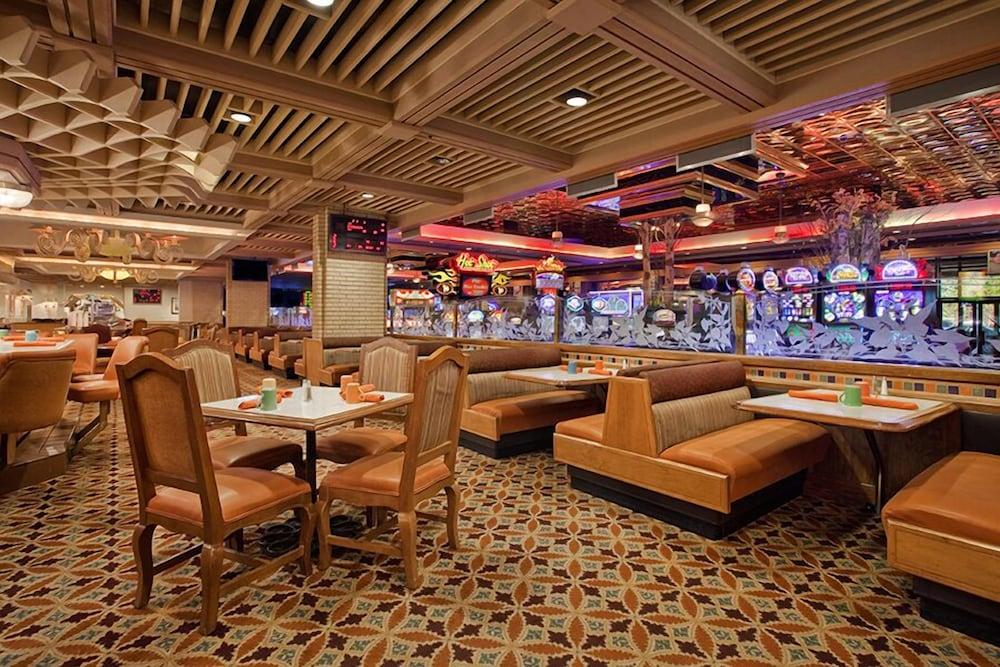 Maverick Hotel and Casino by Red Lion Hotels photo 43