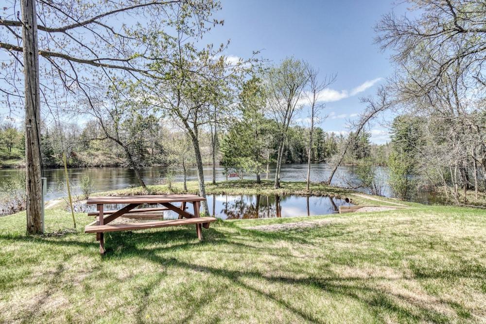 Edgewater Resort photo 7