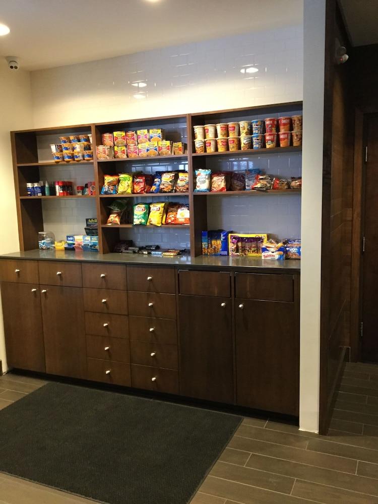 Radisson Hotel Detroit Metro Airport photo 32