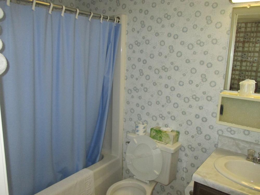 Long Beach Motor Inn photo 17