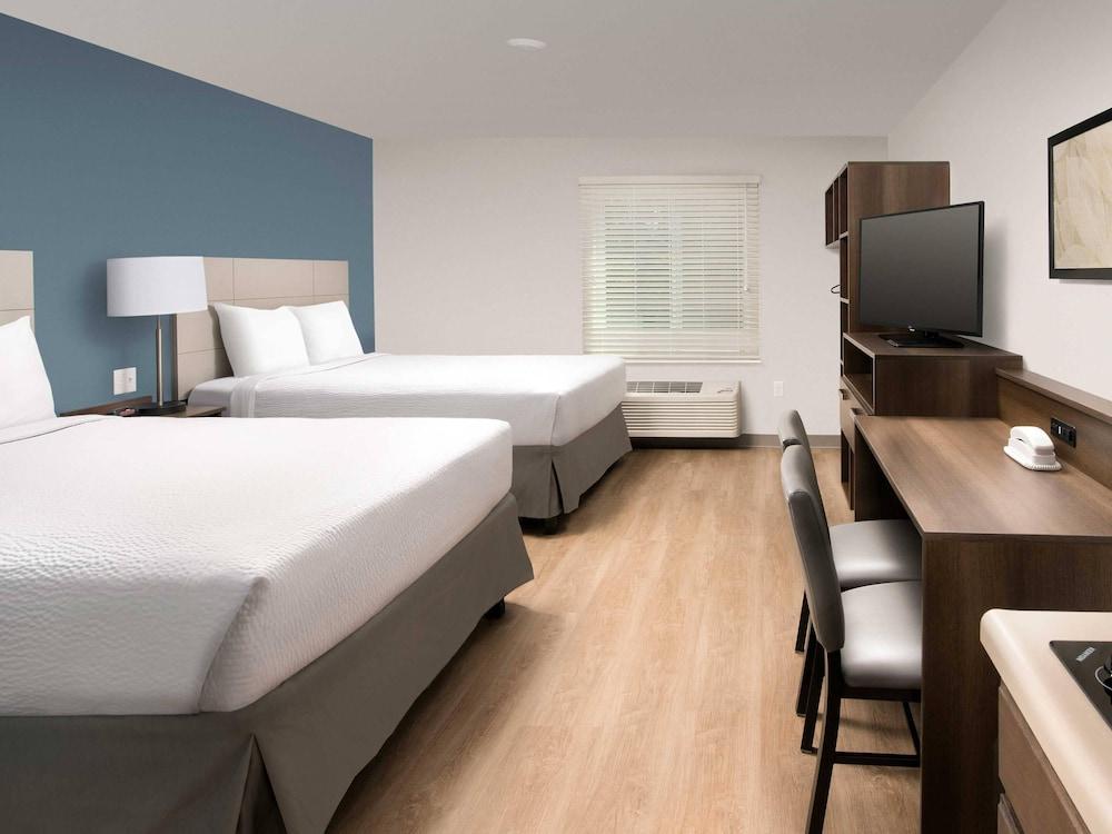 Woodspring Suites Wilmington Riverfront photo 2