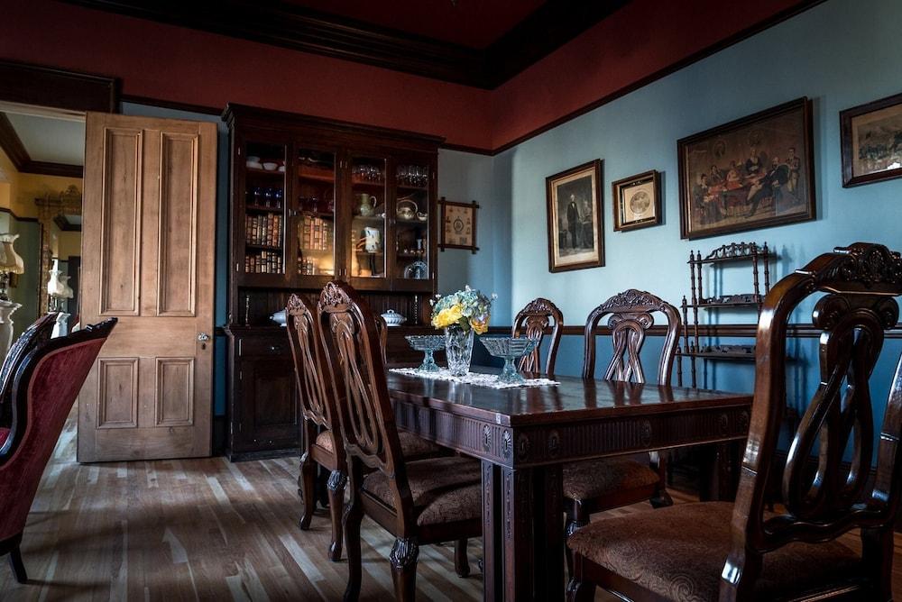Steele Mansion photo 60