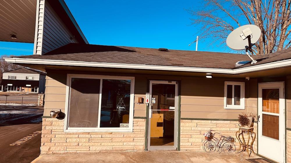 Curry’s Motel by OYO Saginaw MI photo 4