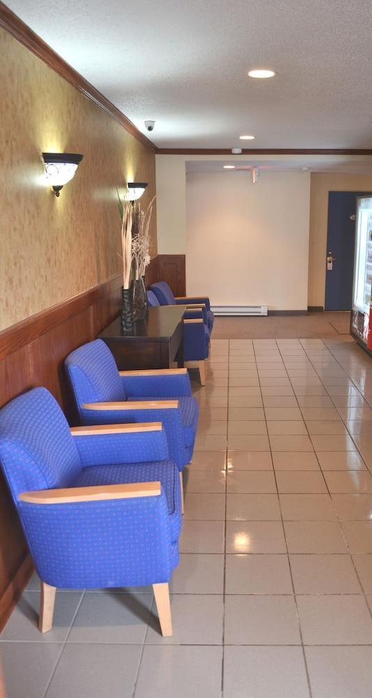 Main Street Lodge and Suites photo 2