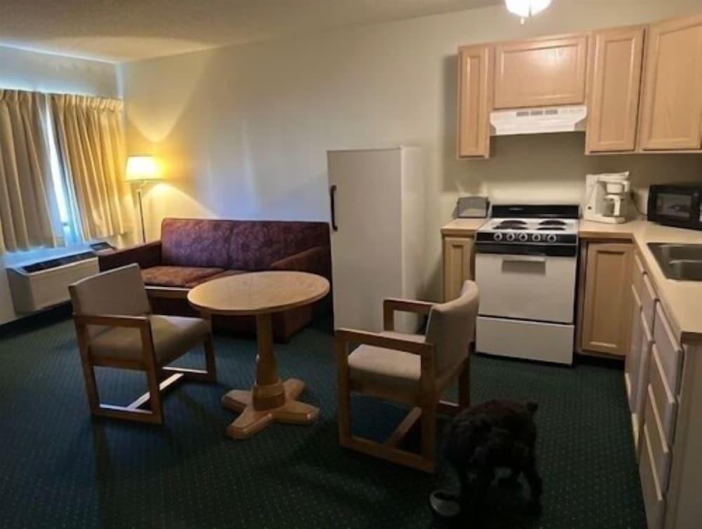 Oakridge Motel photo 7