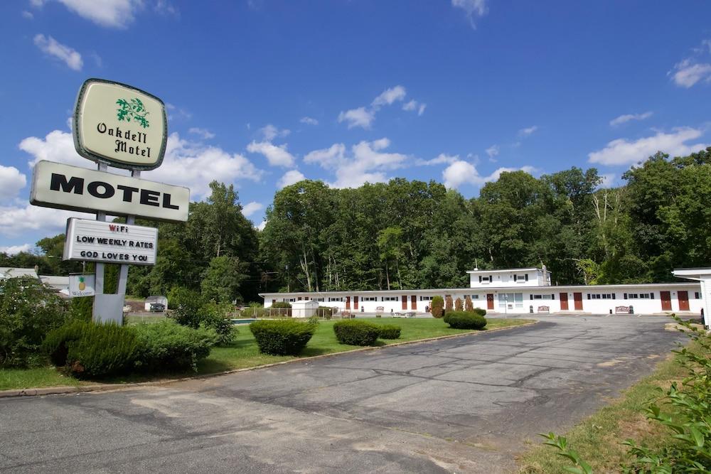 Oakdell Motel photo 47