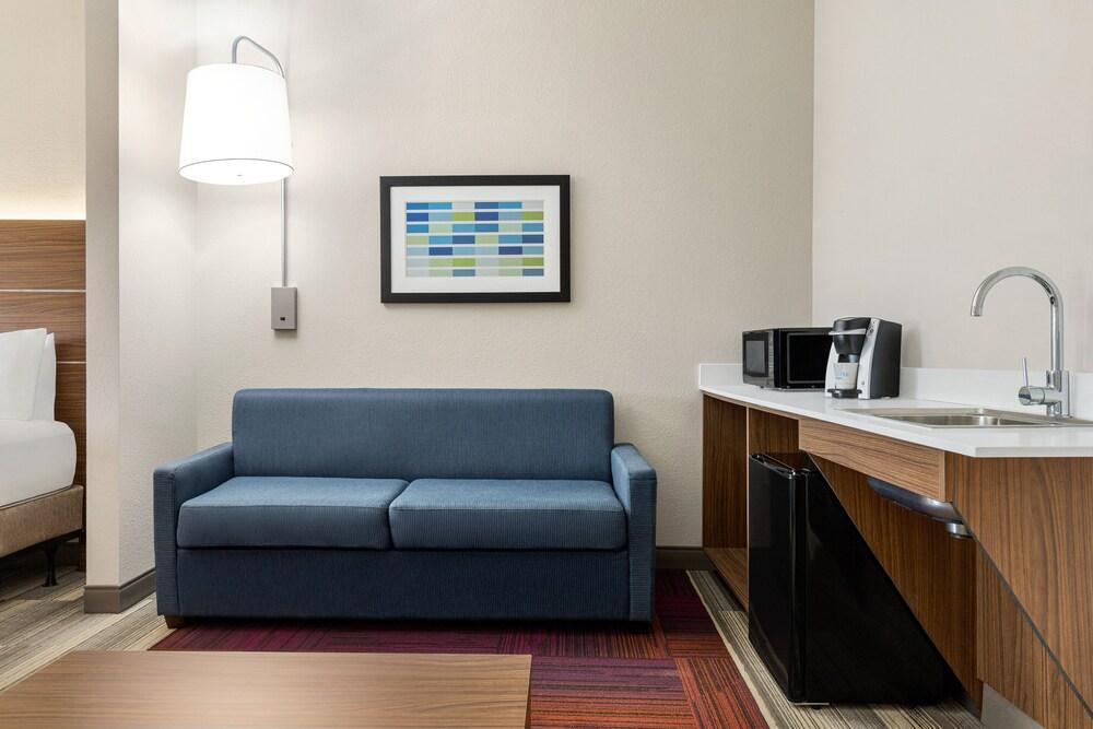 Holiday Inn Express Hotel & Suites Waycross by IHG photo 33