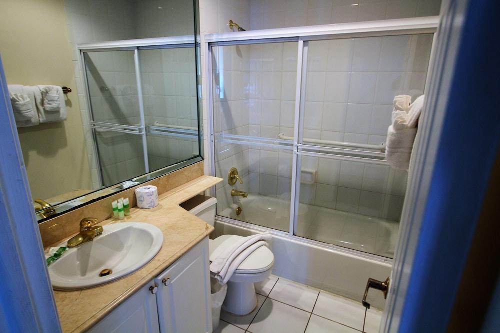 Soleil Apartments at Castle Beach Club photo 82