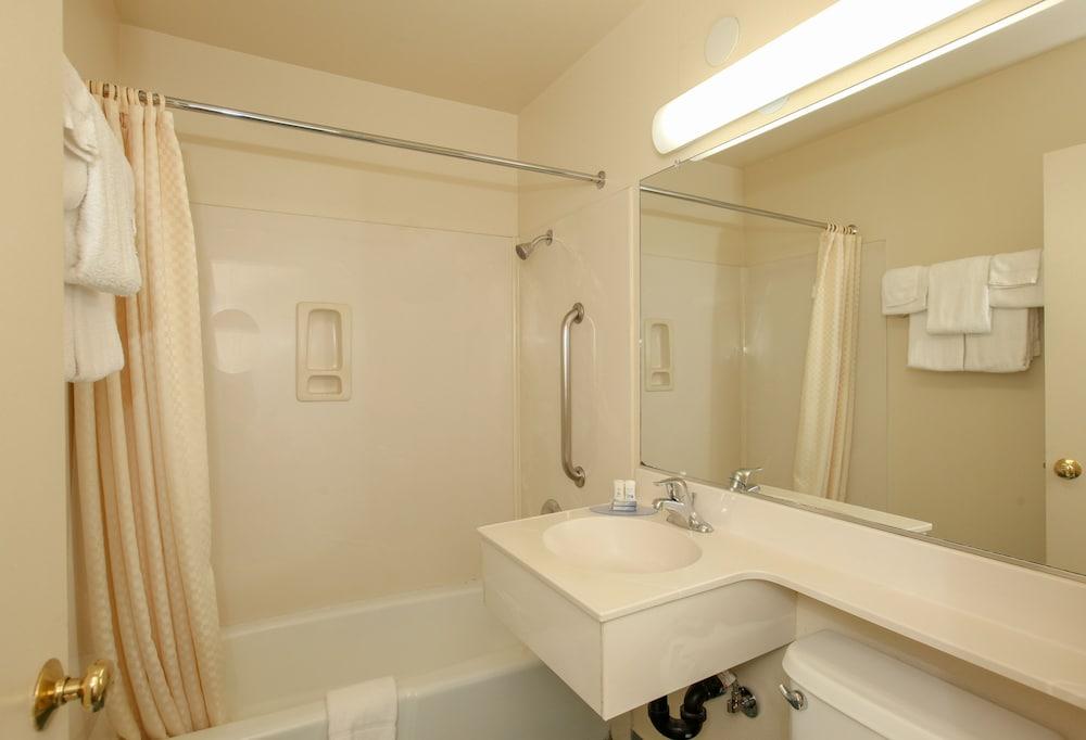 Highland Country Inn photo 26