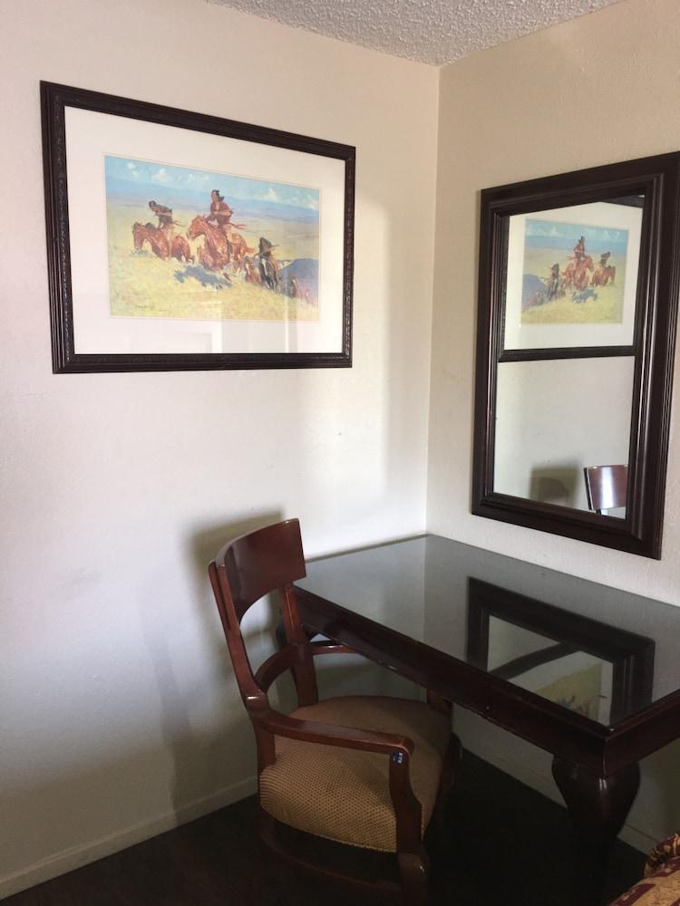 Great Western Inn & Suites photo 7