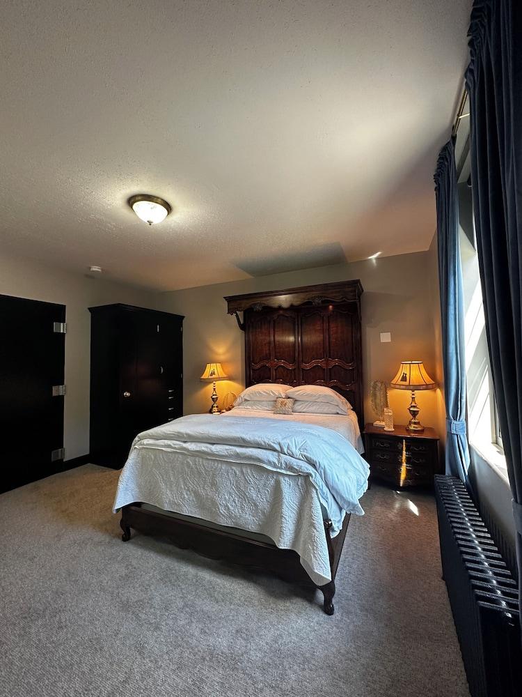 Silverton Mountain Manor photo 10