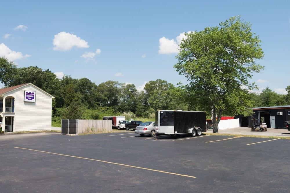 Knights Inn North Attleboro photo 37
