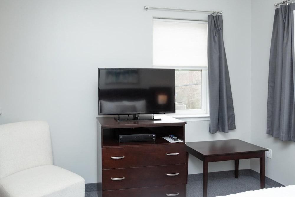 The Acorn Suites photo 13