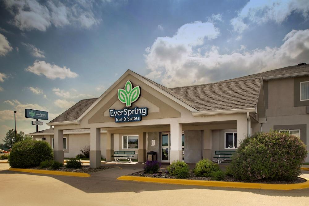 EverSpring Inn & Suites photo 35