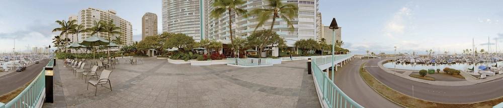 Waikiki Marina Resort at the Ilikai photo 34
