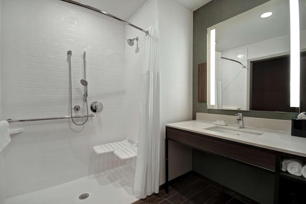 Hilton Garden Inn Kalamazoo photo 29