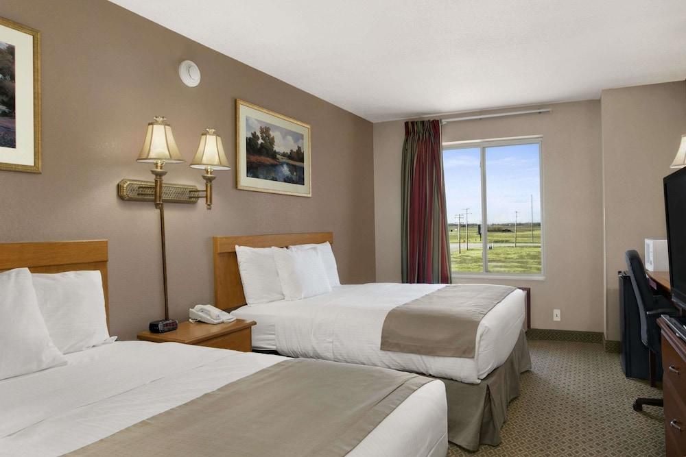 Baymont by Wyndham Jacksonville photo 14