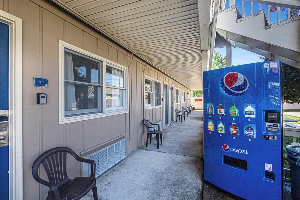 Ludington Pier House photo 13
