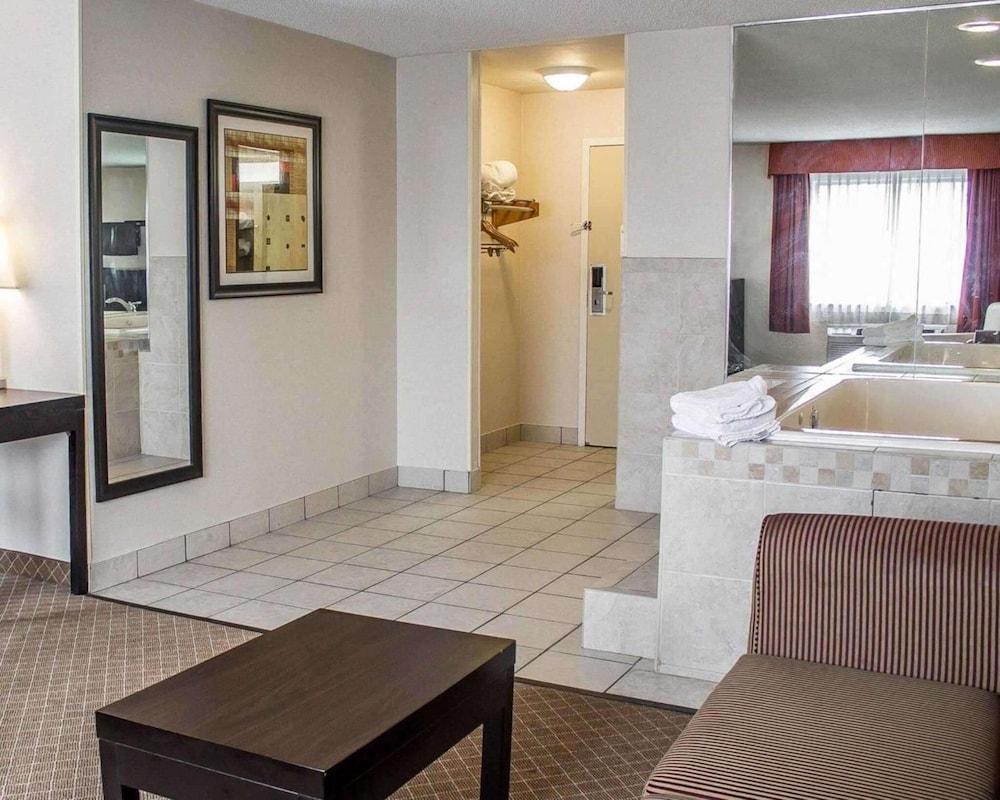 Howard Johnson by Wyndham Columbus State Fairgrounds I-71 photo 38