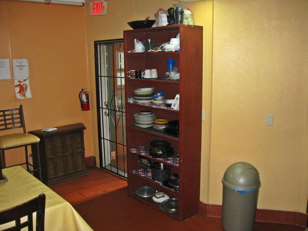 RK Hostel San Diego photo 46