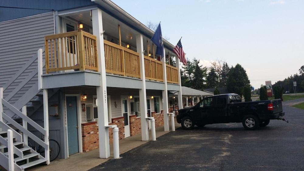 River Country Motor Lodge photo 31