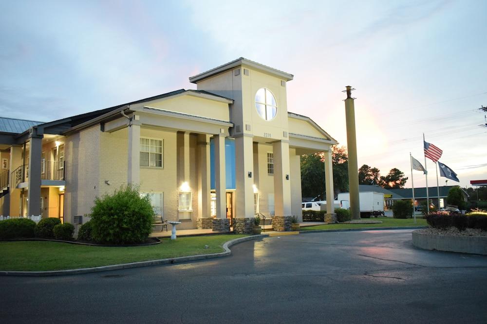Econo Lodge at the University photo 30