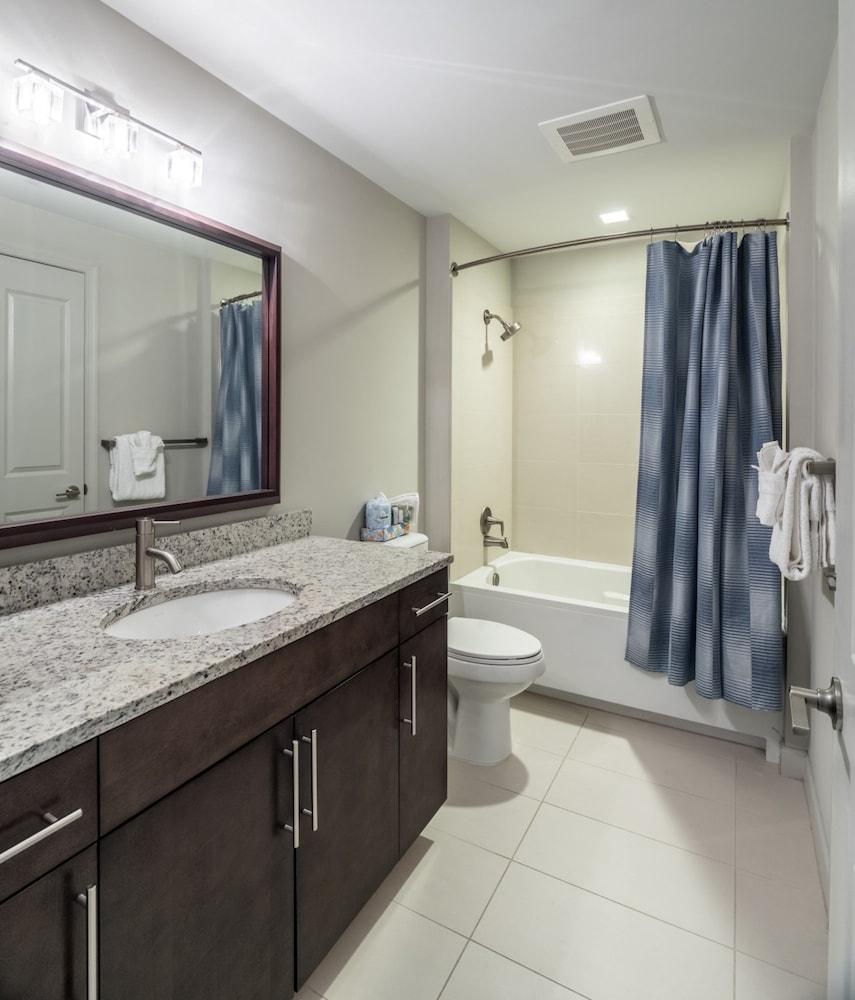 Bluebird Suites in Tysons Corner photo 17