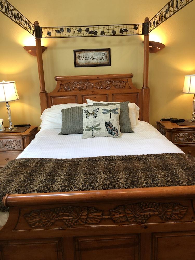 Glen Ellen Inn photo 33